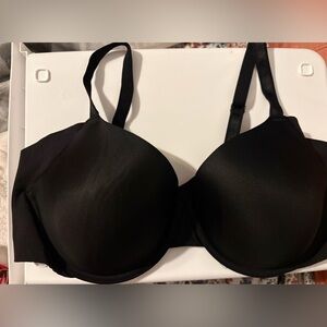 437- Warner's 40c Smooth Black T-Shirt Bra